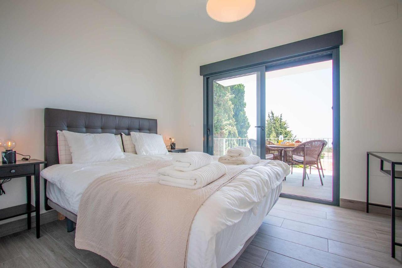 Вилла Capistrano Garden, Piscina Privada Y Vistas Al Mar Нерха Экстерьер фото